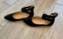 Load image into Gallery viewer, Black Ballet Flats
