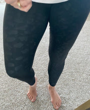 Load image into Gallery viewer, Black Leopard Print Legging
